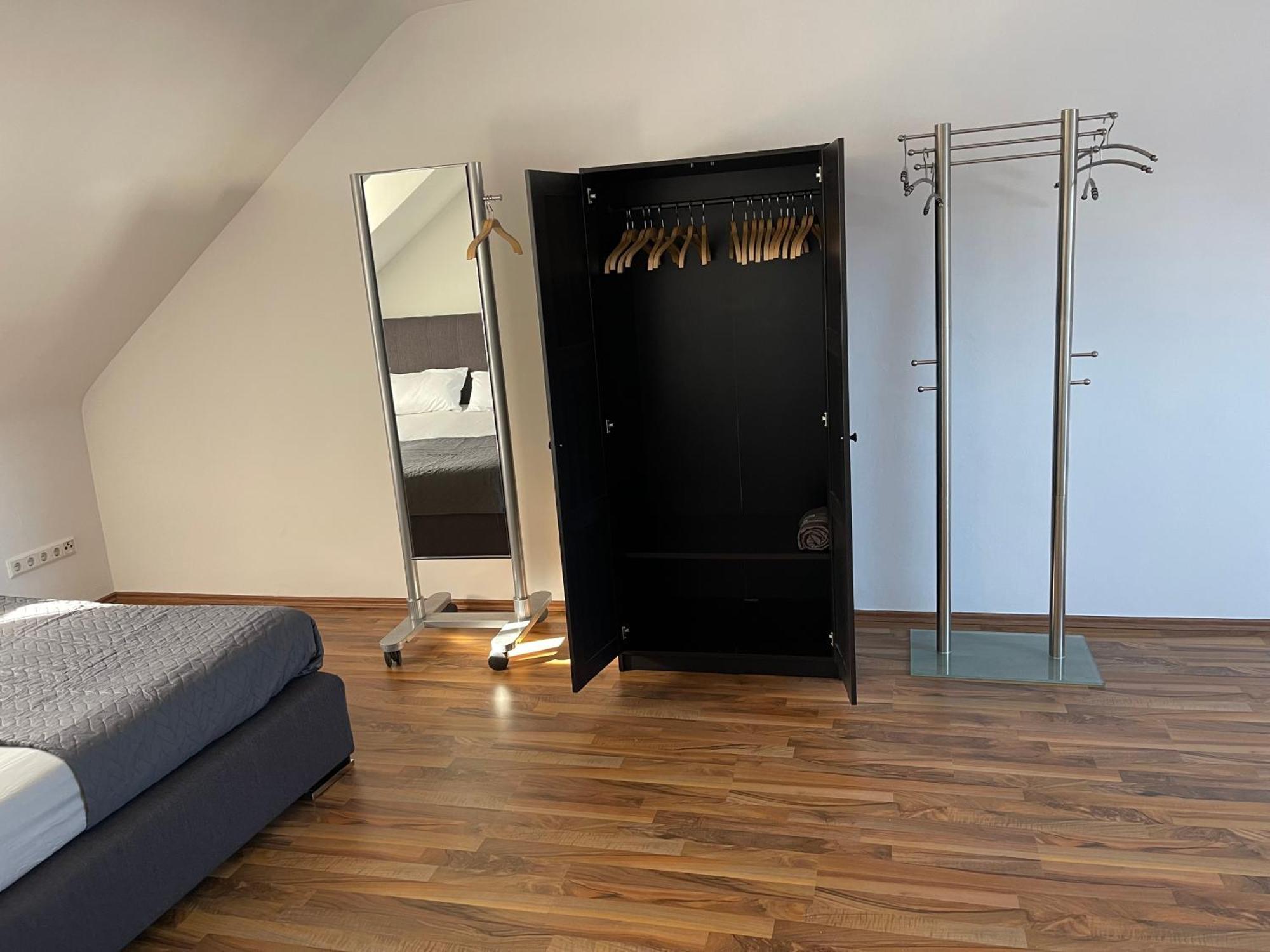 Geraeumige 3-Zimmer-Ferienwohnung Im Herzen Von كاسيل المظهر الخارجي الصورة