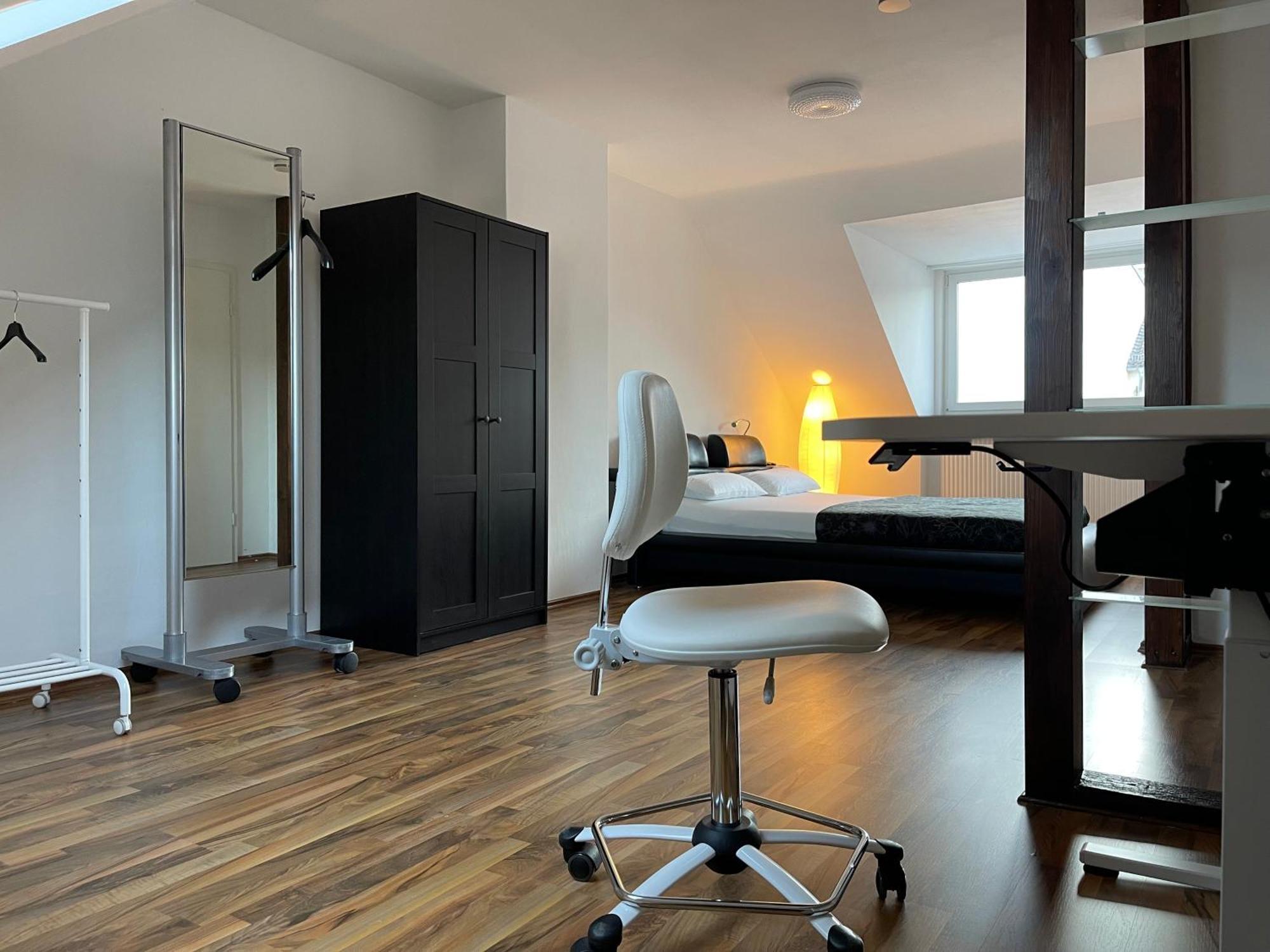 Geraeumige 3-Zimmer-Ferienwohnung Im Herzen Von كاسيل المظهر الخارجي الصورة