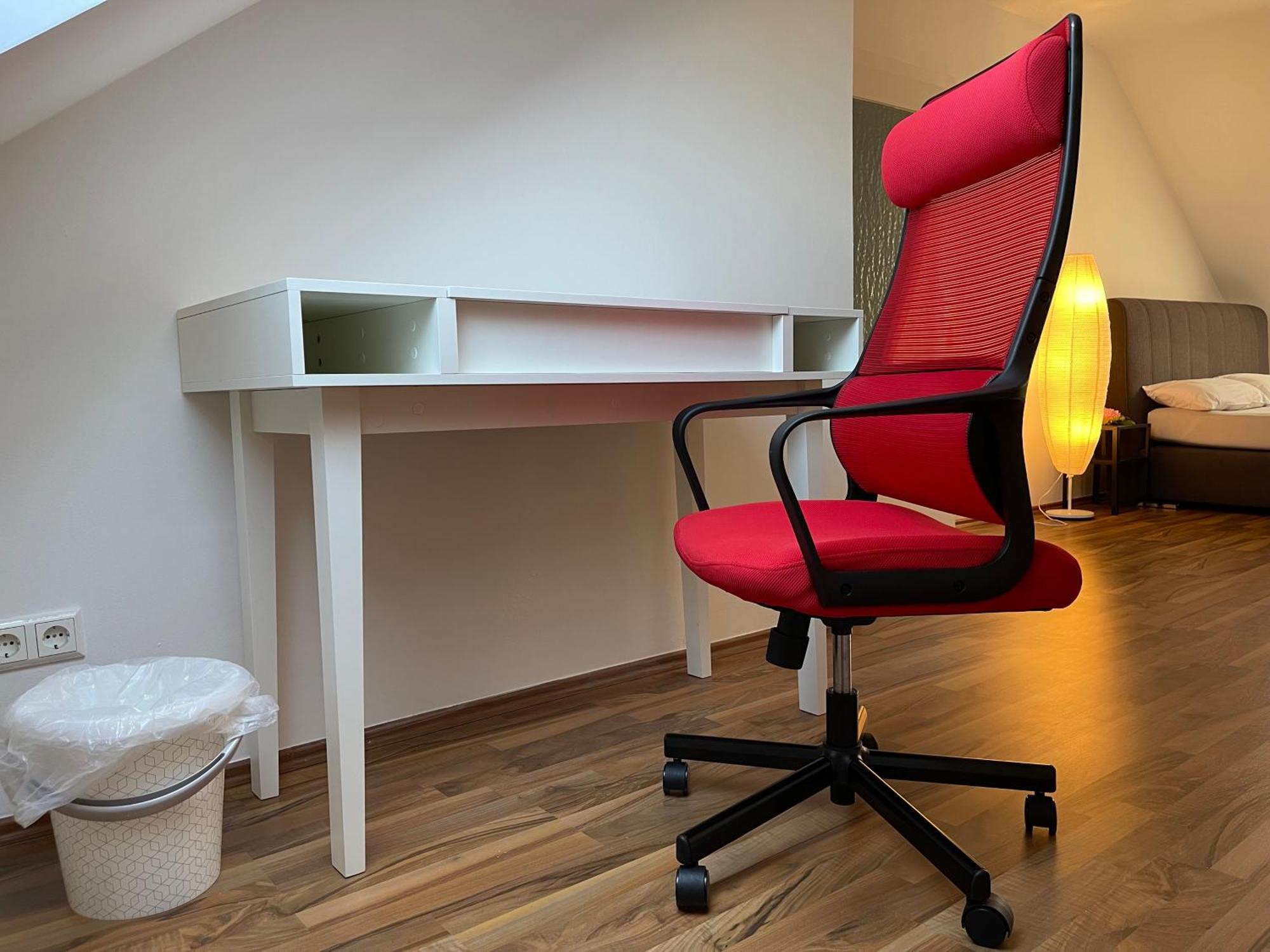 Geraeumige 3-Zimmer-Ferienwohnung Im Herzen Von كاسيل المظهر الخارجي الصورة