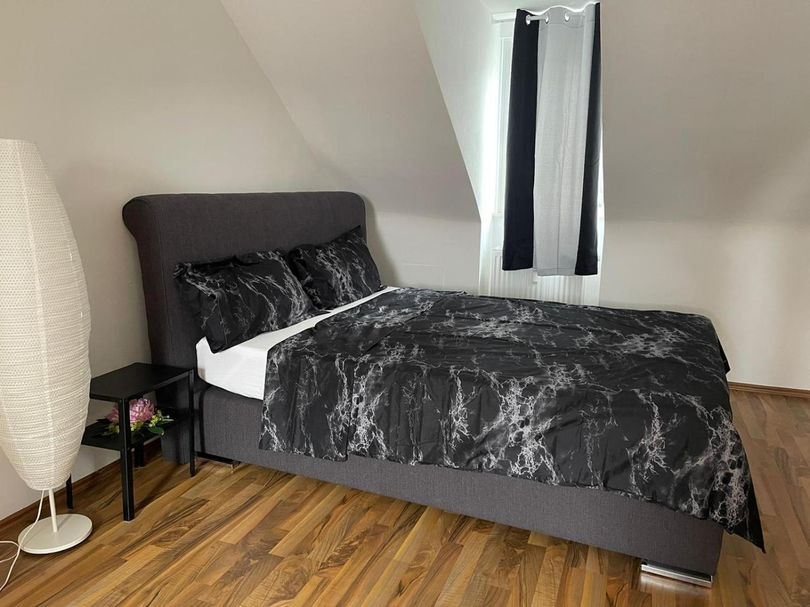 Geraeumige 3-Zimmer-Ferienwohnung Im Herzen Von كاسيل المظهر الخارجي الصورة
