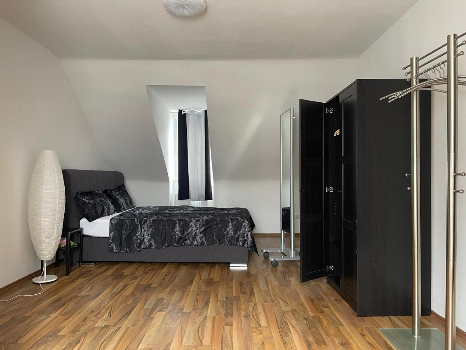 Geraeumige 3-Zimmer-Ferienwohnung Im Herzen Von كاسيل المظهر الخارجي الصورة