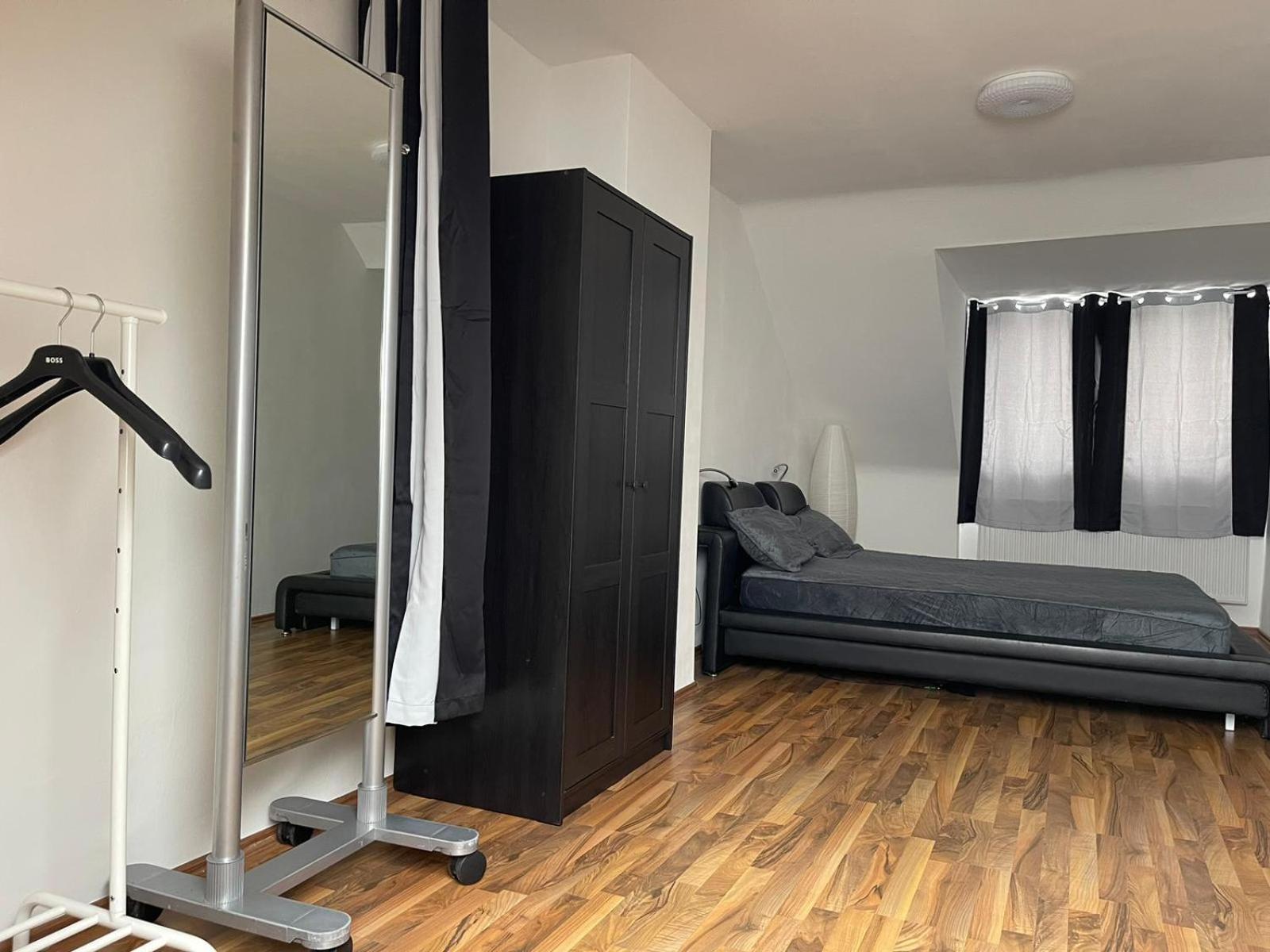 Geraeumige 3-Zimmer-Ferienwohnung Im Herzen Von كاسيل المظهر الخارجي الصورة