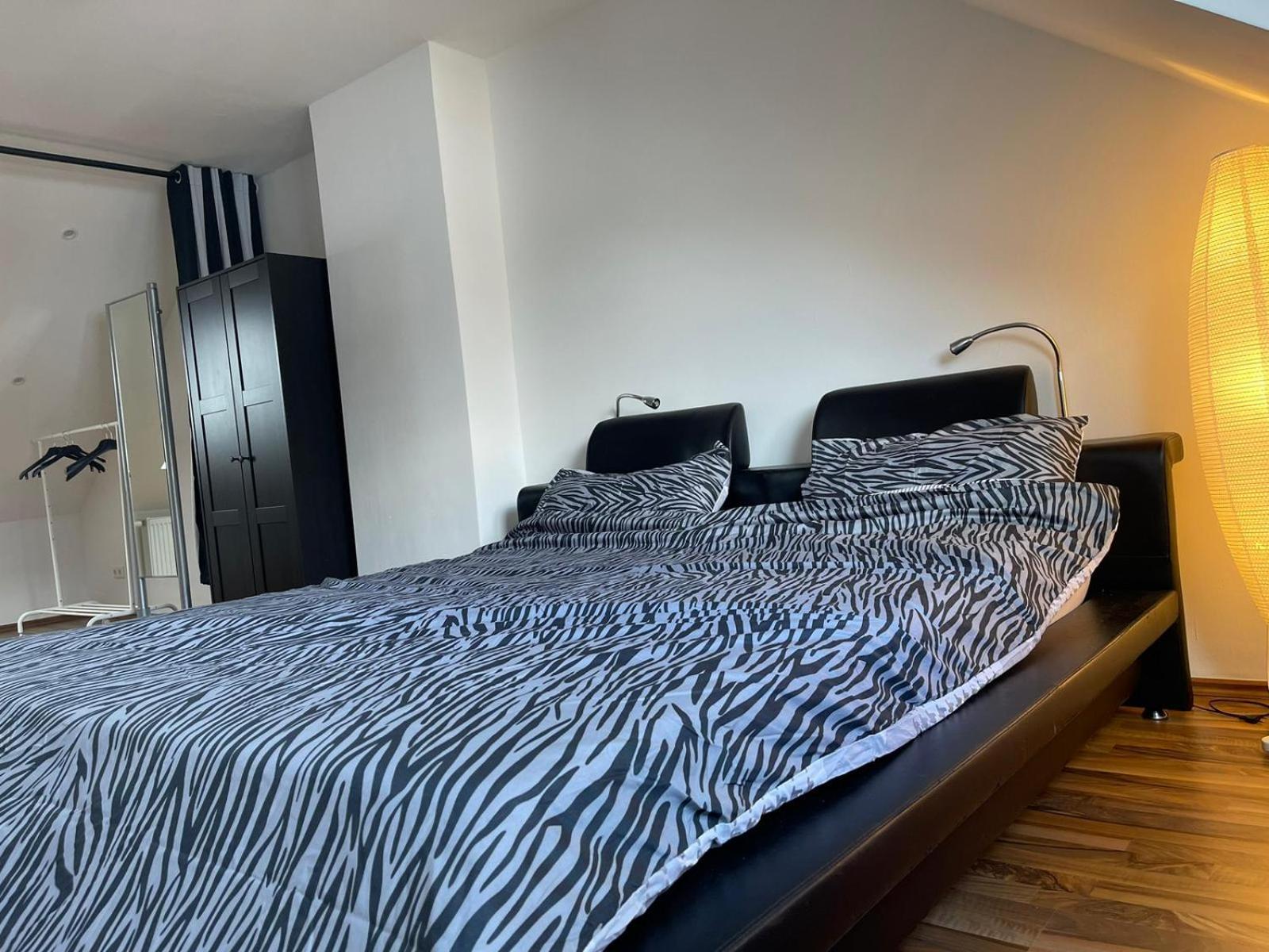 Geraeumige 3-Zimmer-Ferienwohnung Im Herzen Von كاسيل المظهر الخارجي الصورة