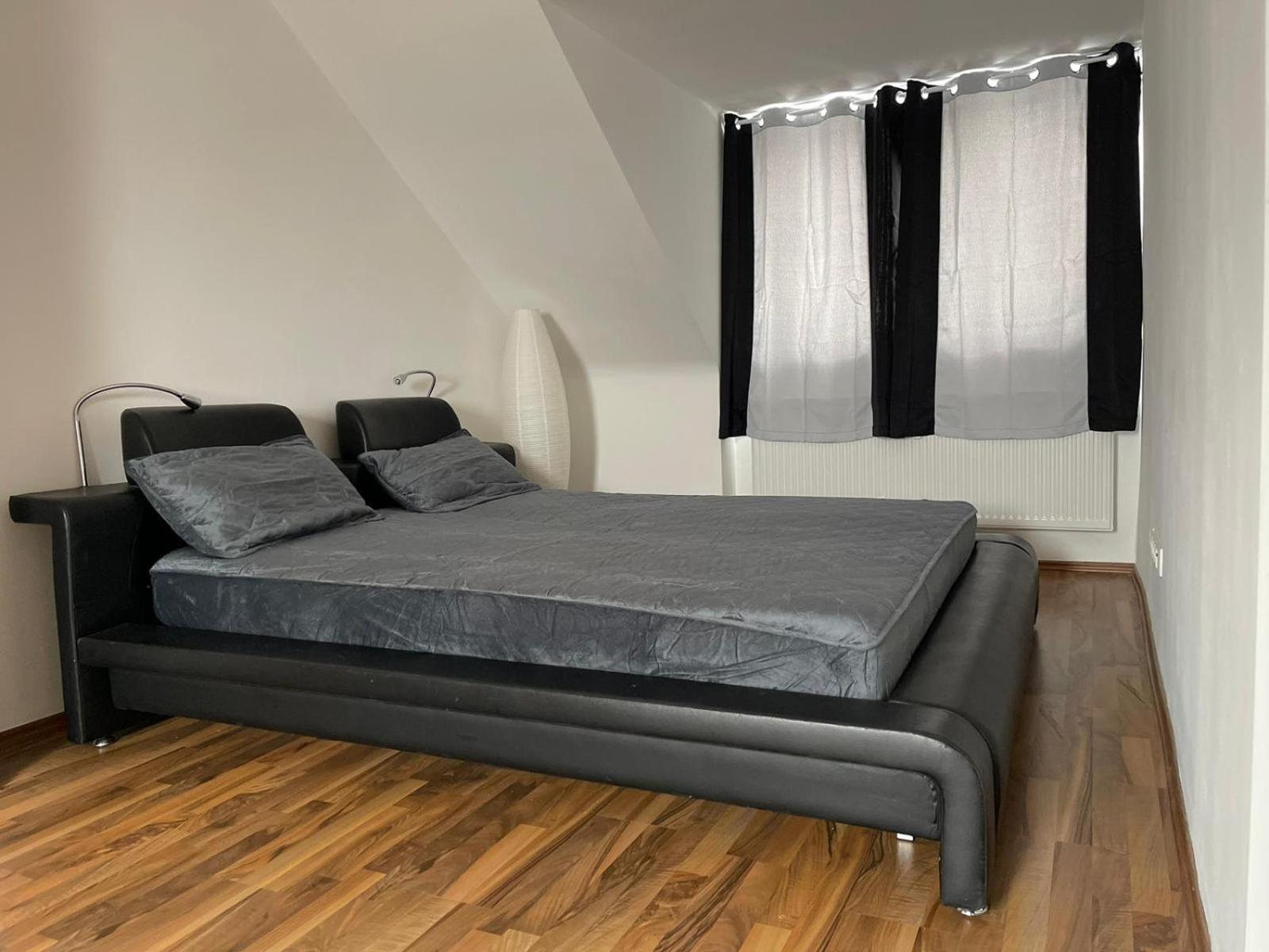 Geraeumige 3-Zimmer-Ferienwohnung Im Herzen Von كاسيل المظهر الخارجي الصورة