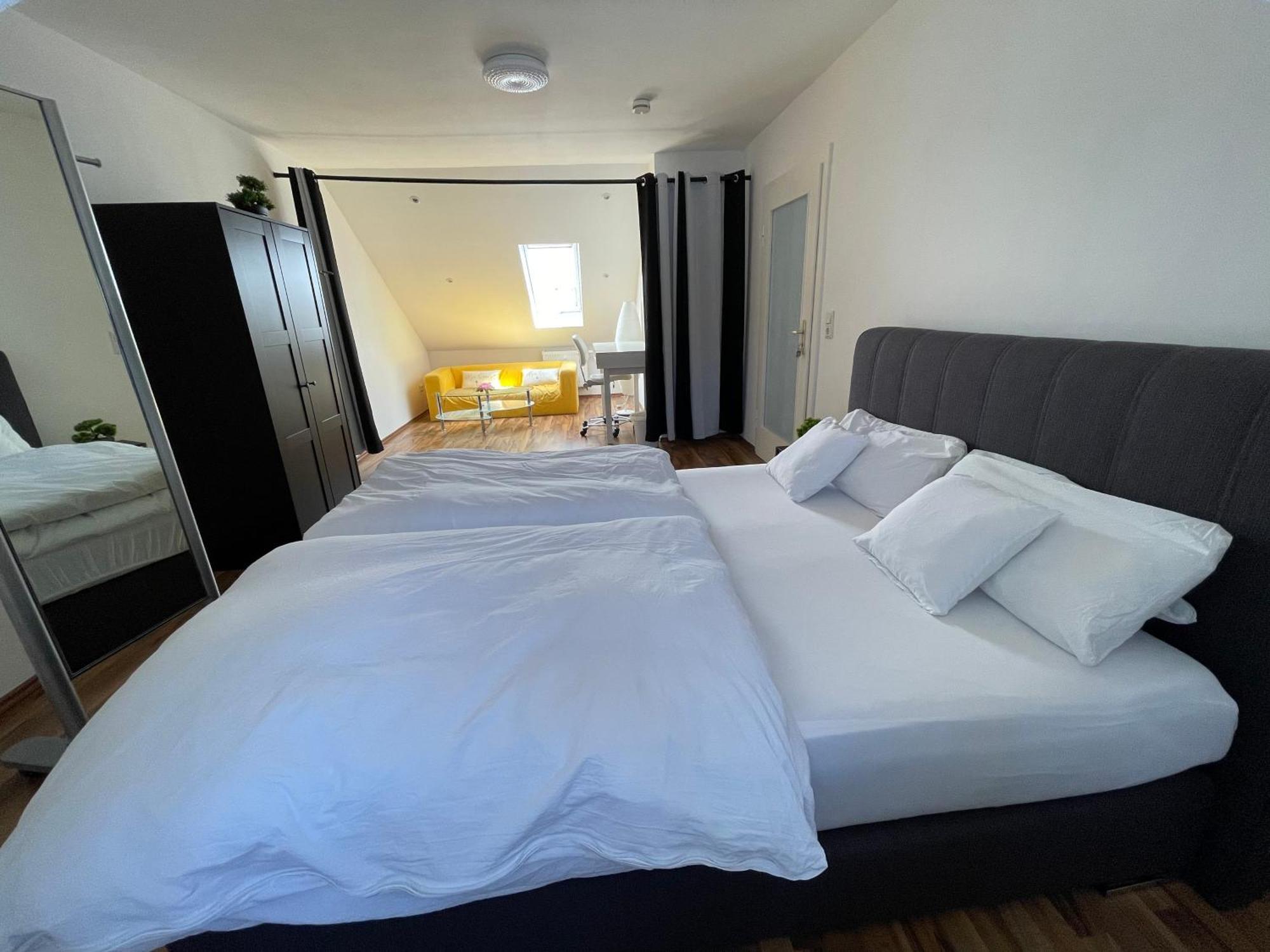 Geraeumige 3-Zimmer-Ferienwohnung Im Herzen Von كاسيل المظهر الخارجي الصورة