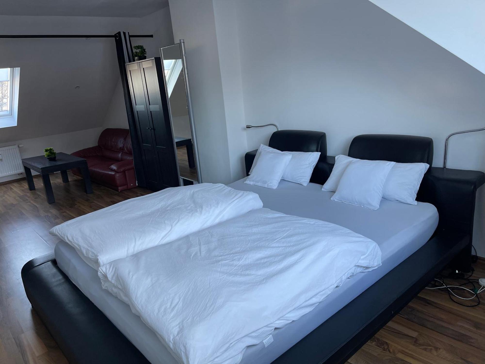 Geraeumige 3-Zimmer-Ferienwohnung Im Herzen Von كاسيل المظهر الخارجي الصورة